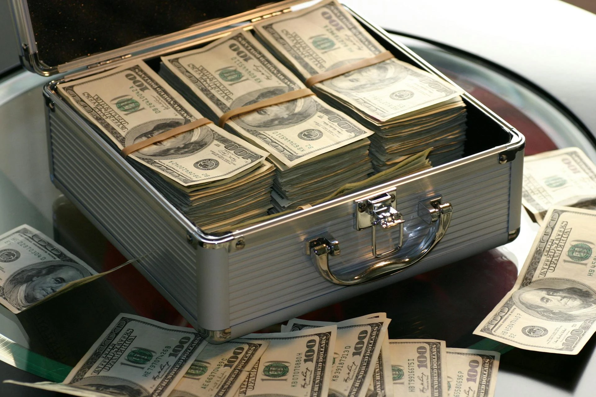 Radiant Cash Management — final dividend announcement